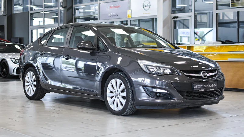 Opel Astra 1.4 Turbo Automatic, снимка 5 - Автомобили и джипове - 47923429