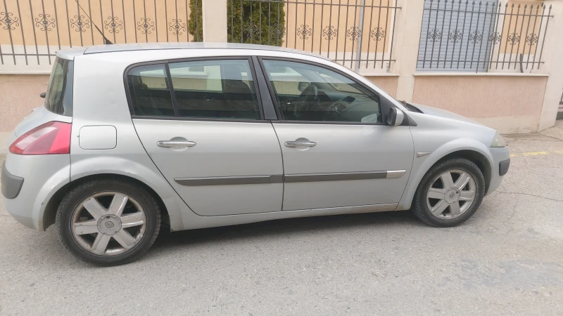 Renault Megane 1.9DCI, снимка 4 - Автомобили и джипове - 48568239