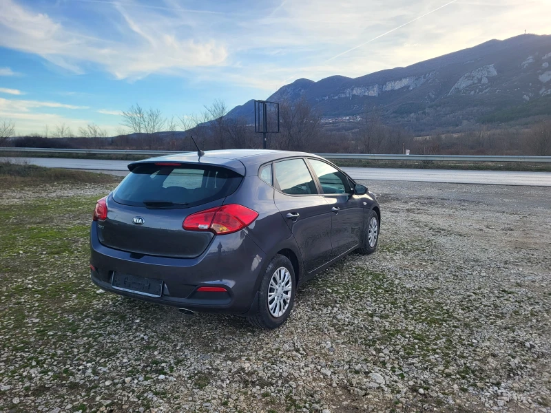 Kia Ceed 1.4i, снимка 5 - Автомобили и джипове - 48400009