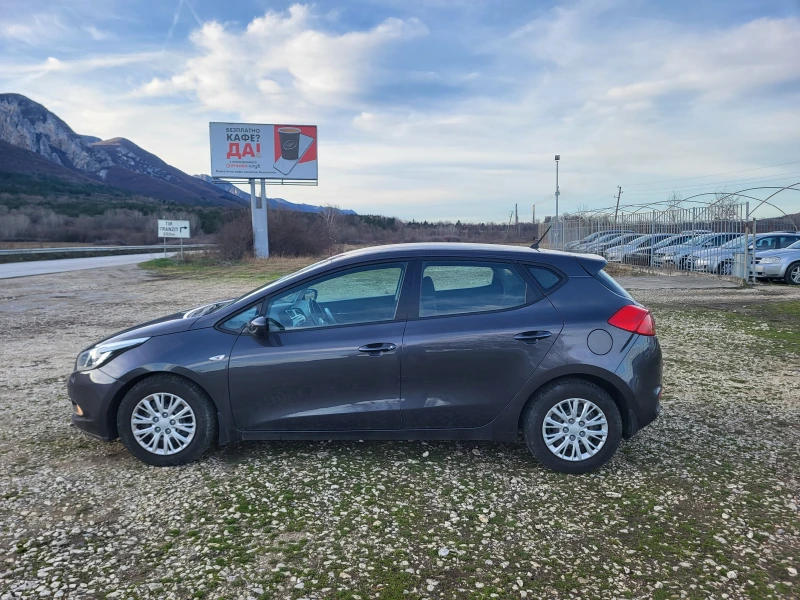 Kia Ceed 1.4i, снимка 2 - Автомобили и джипове - 48400009