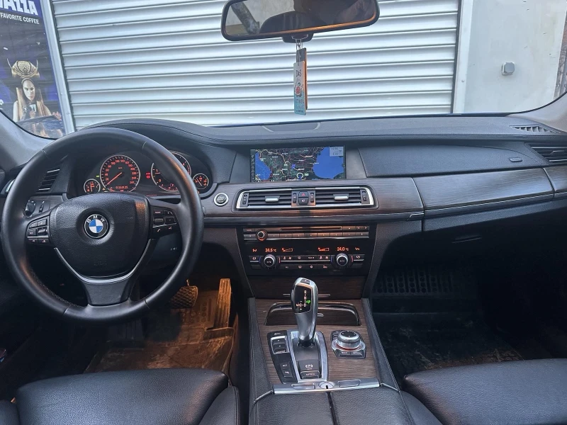 BMW 730, снимка 14 - Автомобили и джипове - 48804954