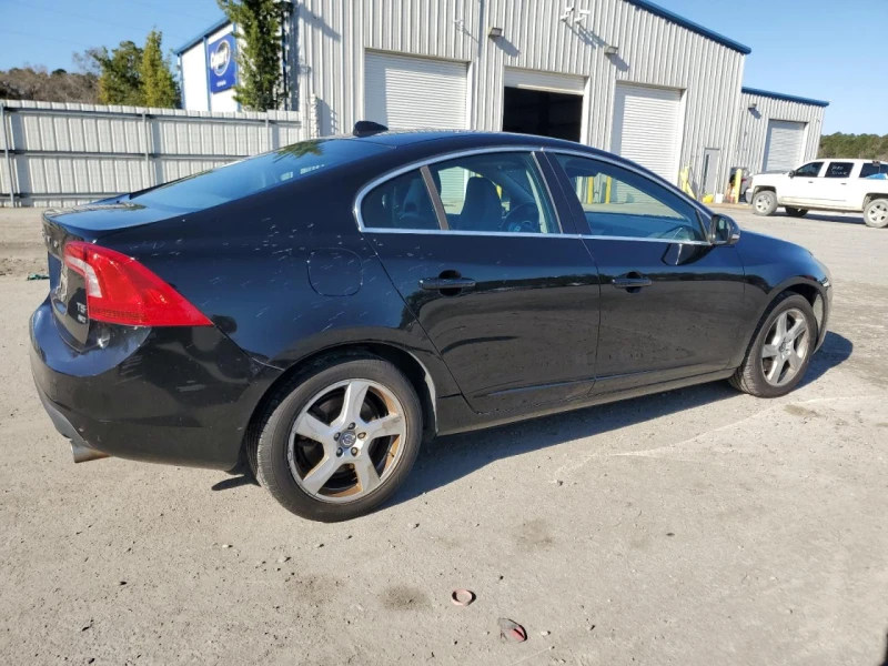 Volvo S60 T5 4X4, снимка 3 - Автомобили и джипове - 48982405