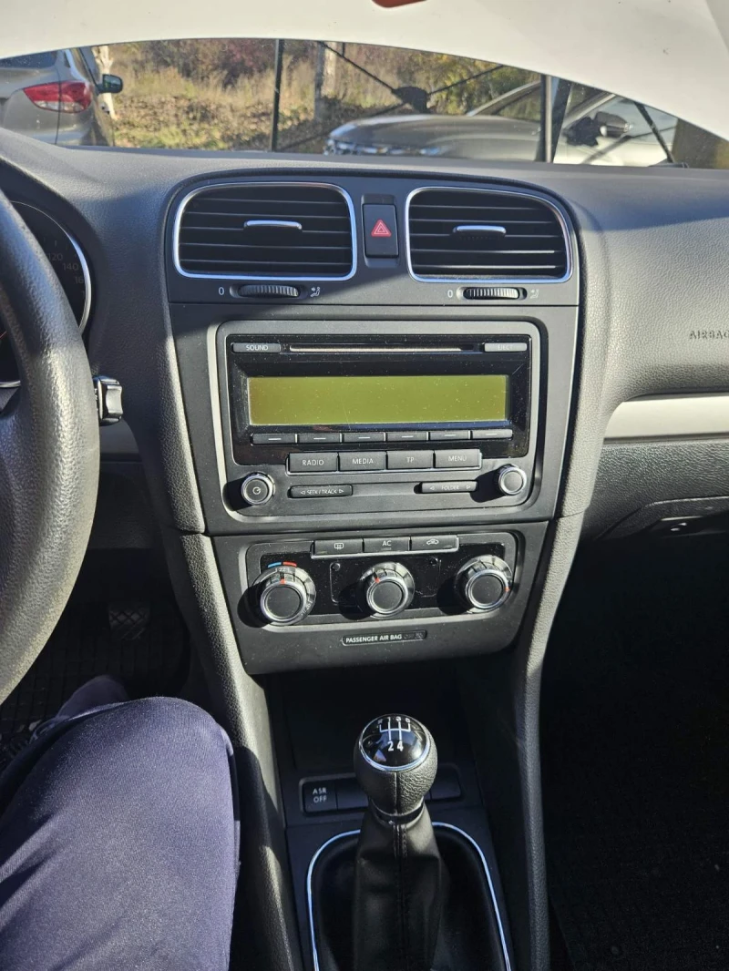 VW Golf, снимка 6 - Автомобили и джипове - 52255331