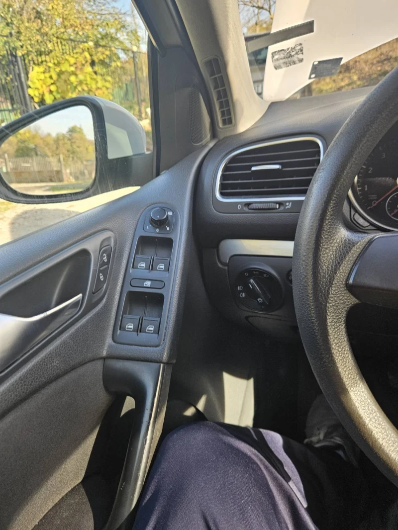 VW Golf, снимка 8 - Автомобили и джипове - 52255331