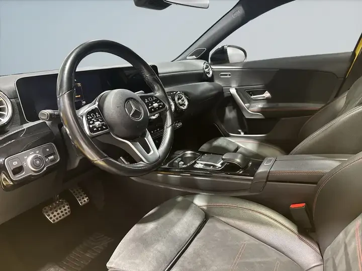 Mercedes-Benz A 250 * 4 MATIC* * AMG-PACK* * АвтоКредит* (ЦЕНА ДО БГ) - изображение 9