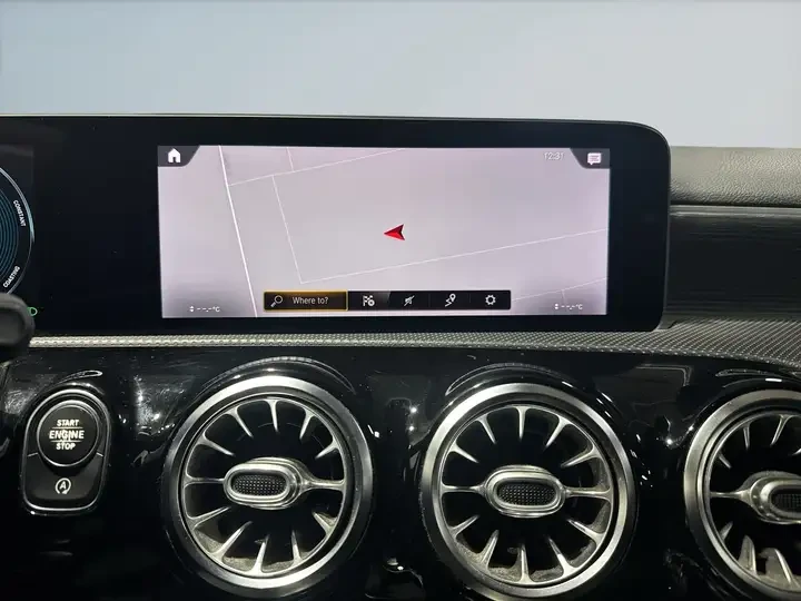 Mercedes-Benz A 250 * 4 MATIC* * AMG-PACK* * АвтоКредит* (ЦЕНА ДО БГ) - изображение 8