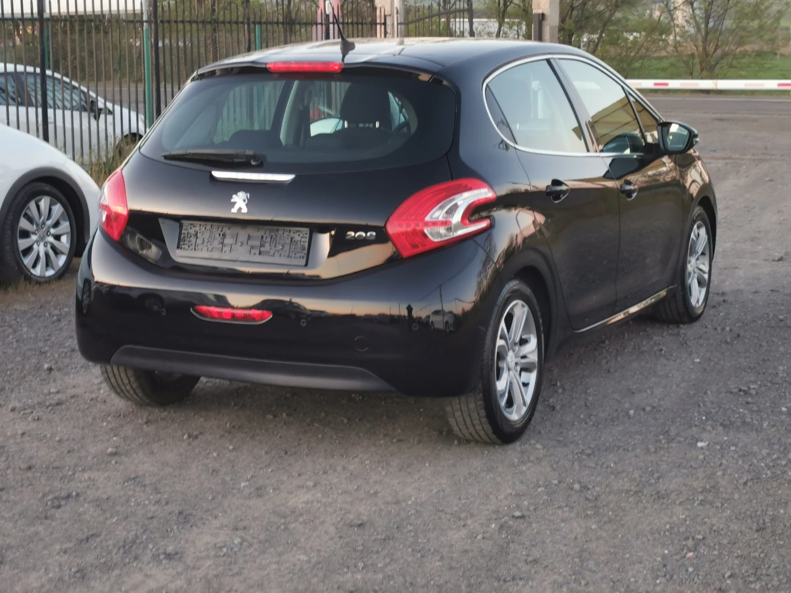 Peugeot 208 1, 4i -GPL - изображение 4