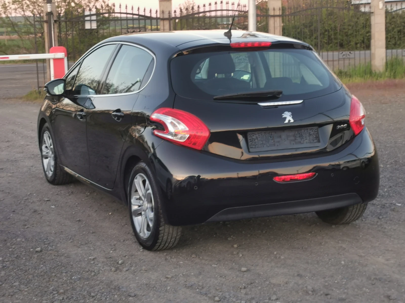 Peugeot 208 1, 4i -GPL - изображение 5
