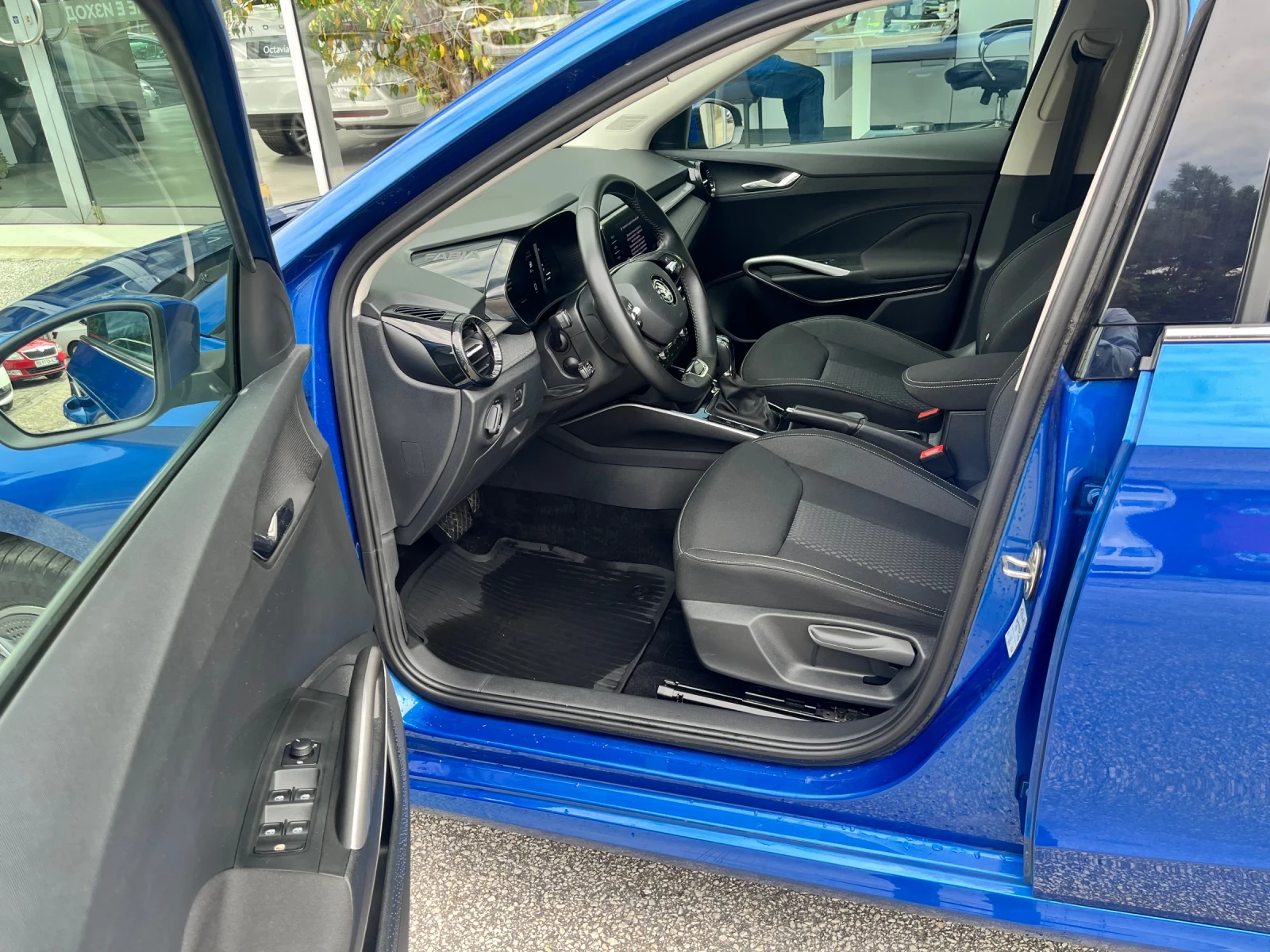 Skoda Fabia 1.0 TSI 7DSG - изображение 6