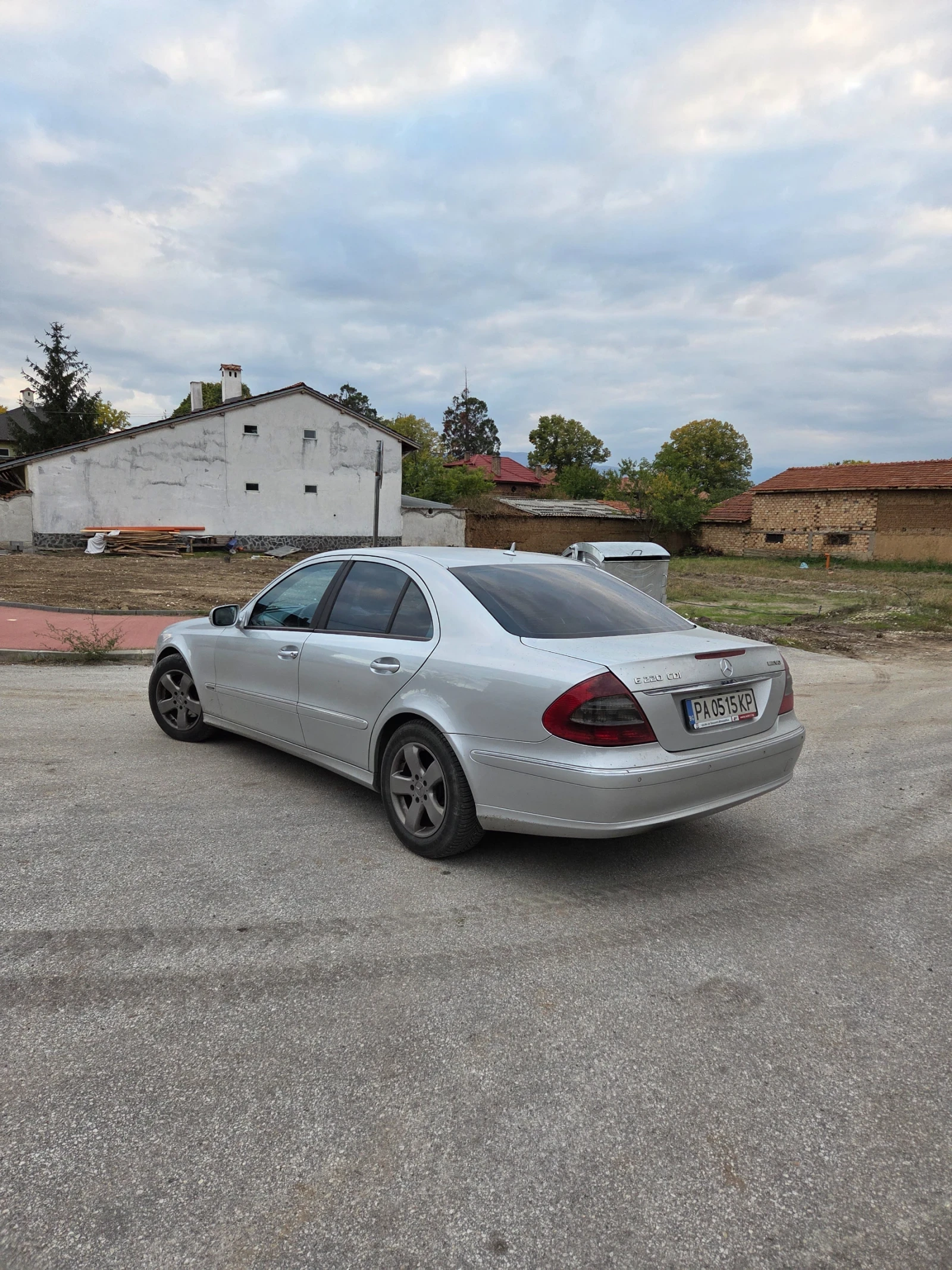 Mercedes-Benz E 220 | Mobile.bg — изображение 5