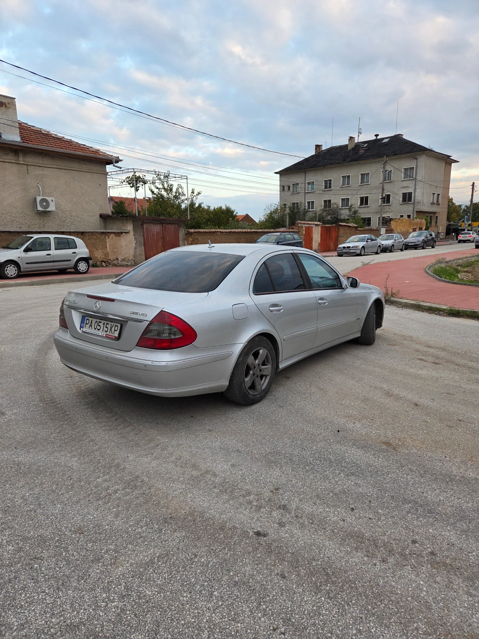 Mercedes-Benz E 220 | Mobile.bg — изображение 6