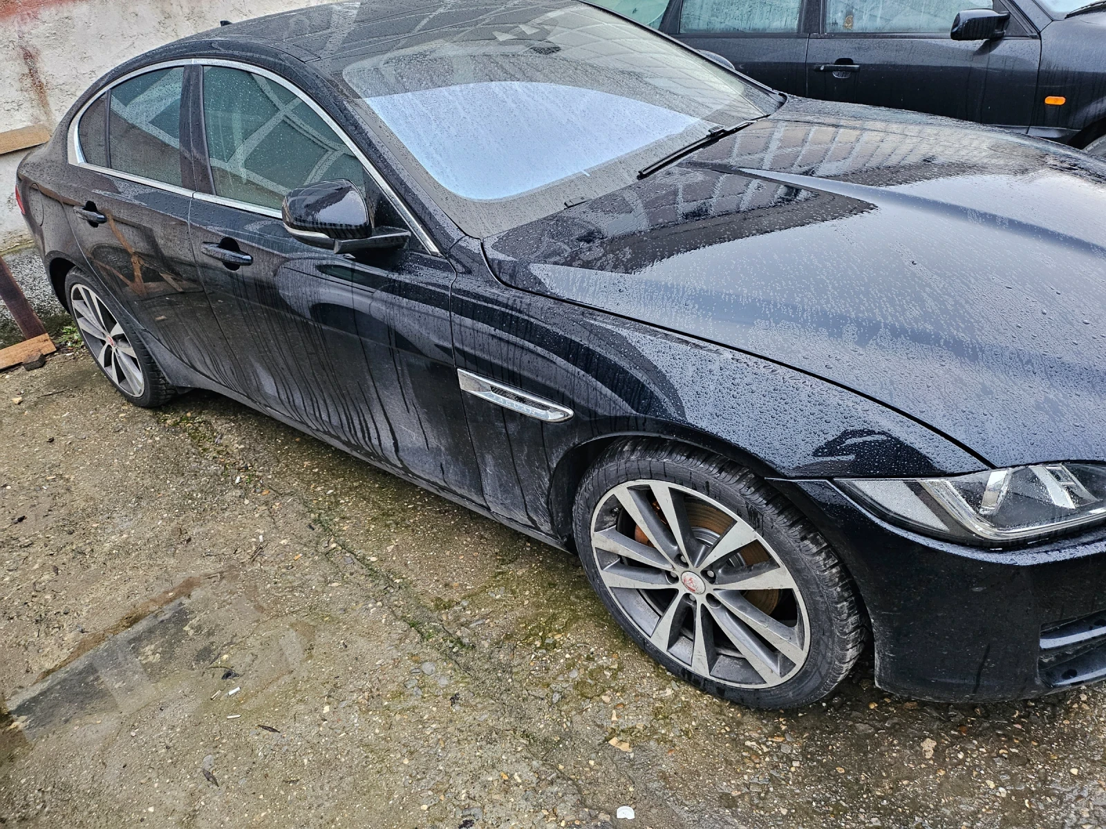 Jaguar XE  - изображение 4