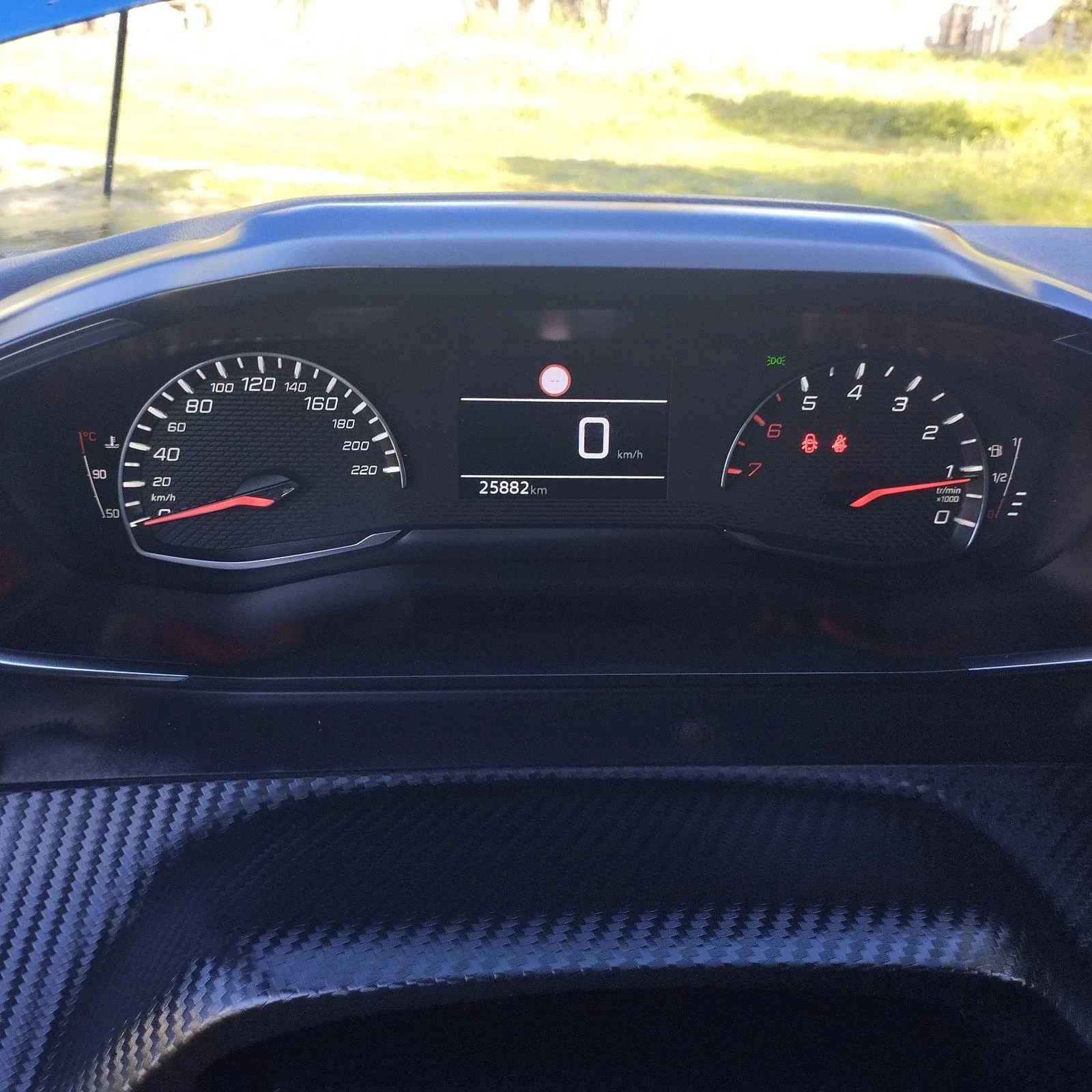 Peugeot 2008, снимка 10 - Автомобили и джипове - 54157405