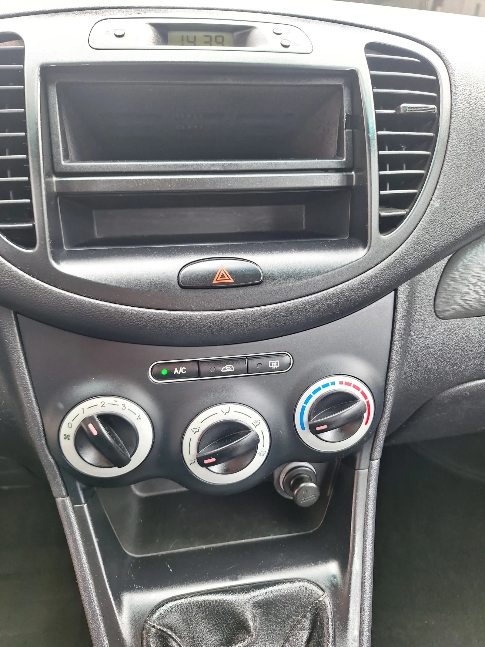 Hyundai I10 1.1 Климатик , снимка 16 - Автомобили и джипове - 54274319