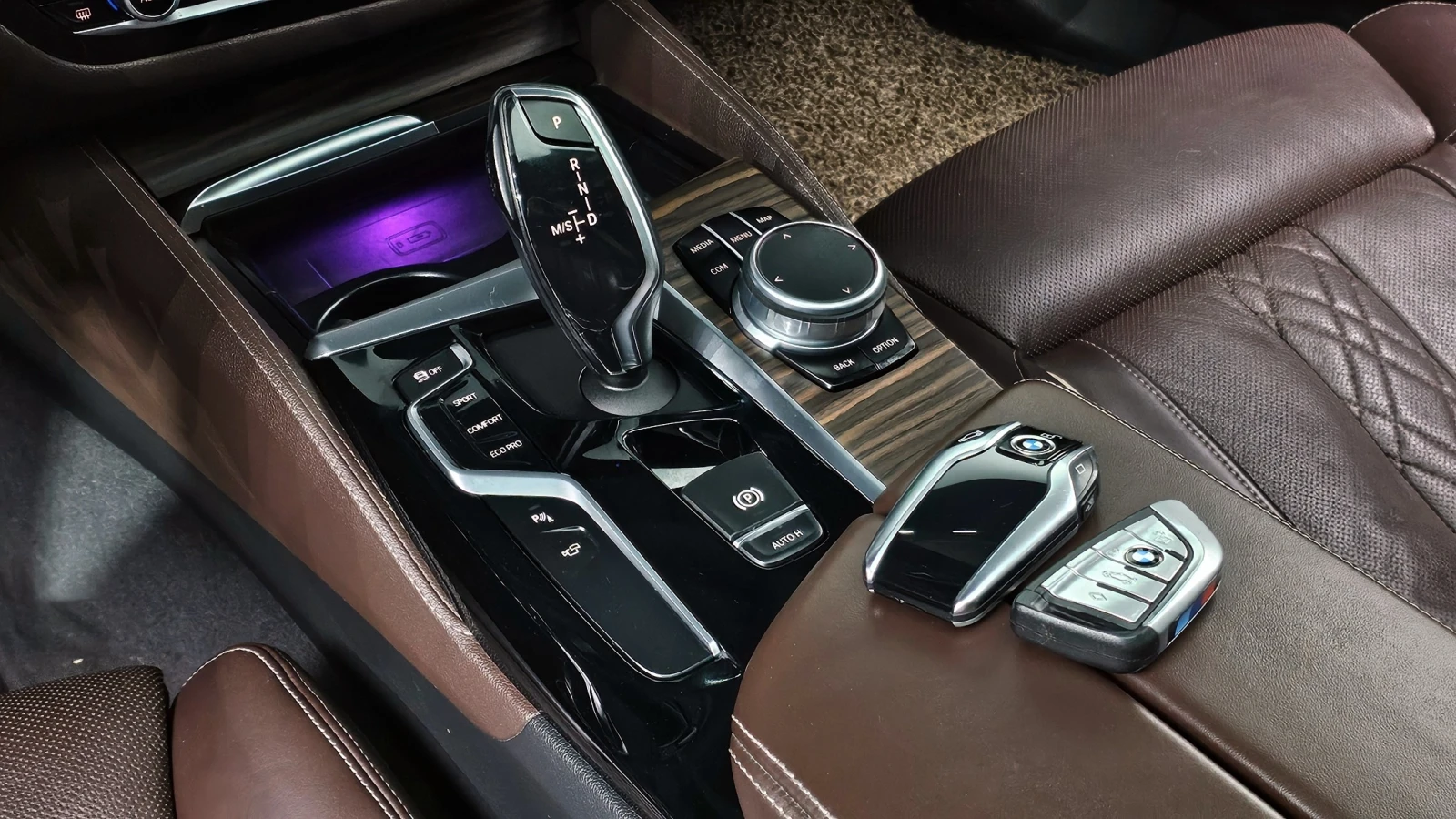 BMW 530 i xDrive M Sport Plus | HUD | 360 Camera | Distron | Mobile.bg � ����������� 8