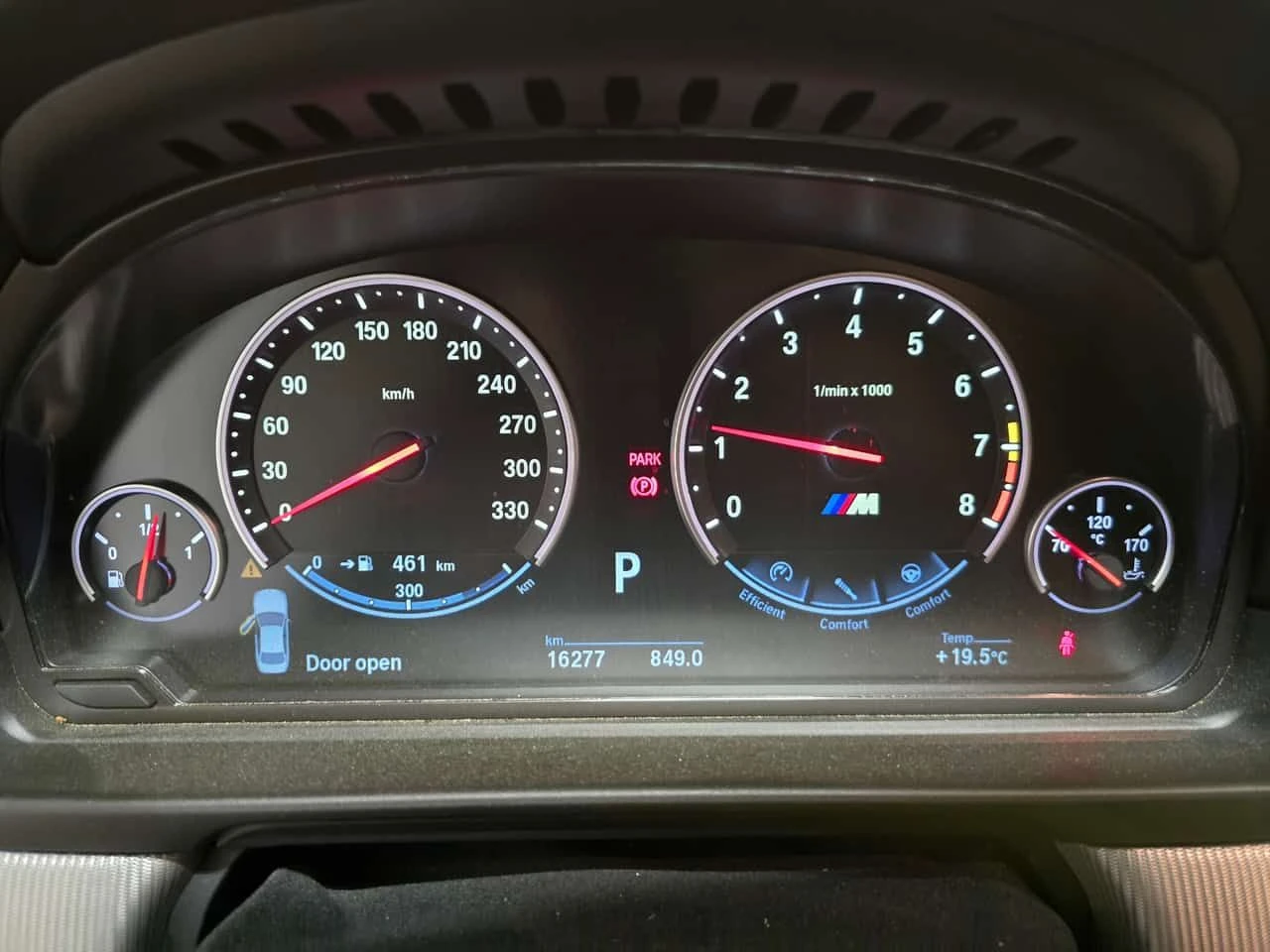 BMW M5 * 4dr Sdn * АВТОКРЕДИТ БЕЗ ПЪРВОНАЧАЛНА ВНОСКА* , снимка 11 - Автомобили и джипове - 55146580