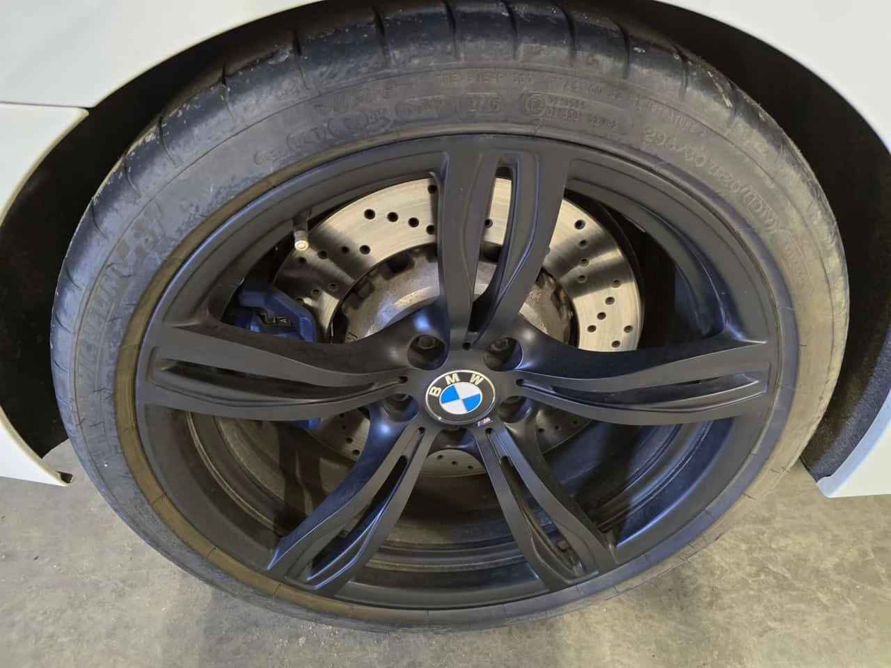 BMW M5 * 4dr Sdn * АВТОКРЕДИТ БЕЗ ПЪРВОНАЧАЛНА ВНОСКА* , снимка 17 - Автомобили и джипове - 55146580