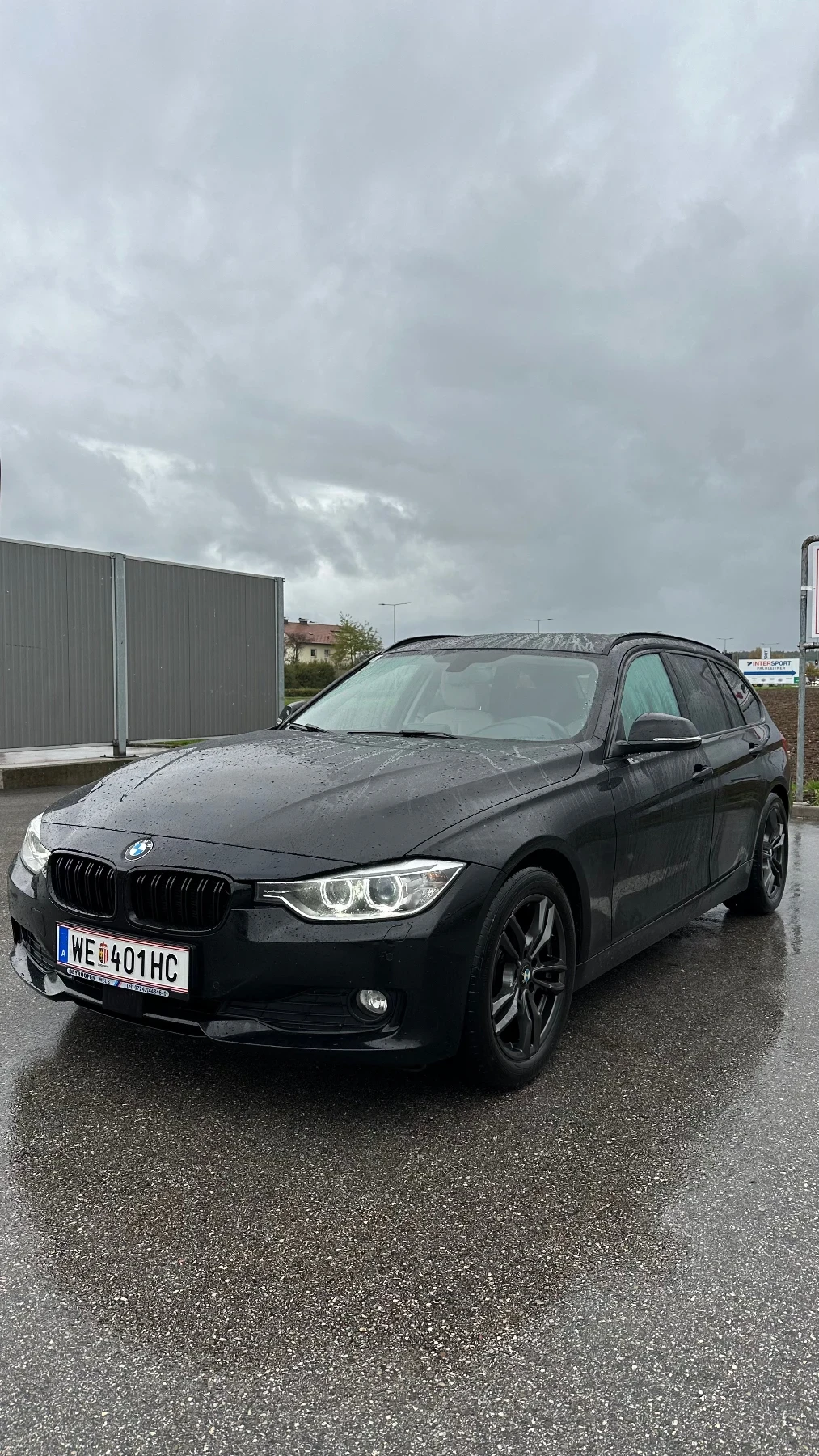 BMW 320     Adaptive Headlights