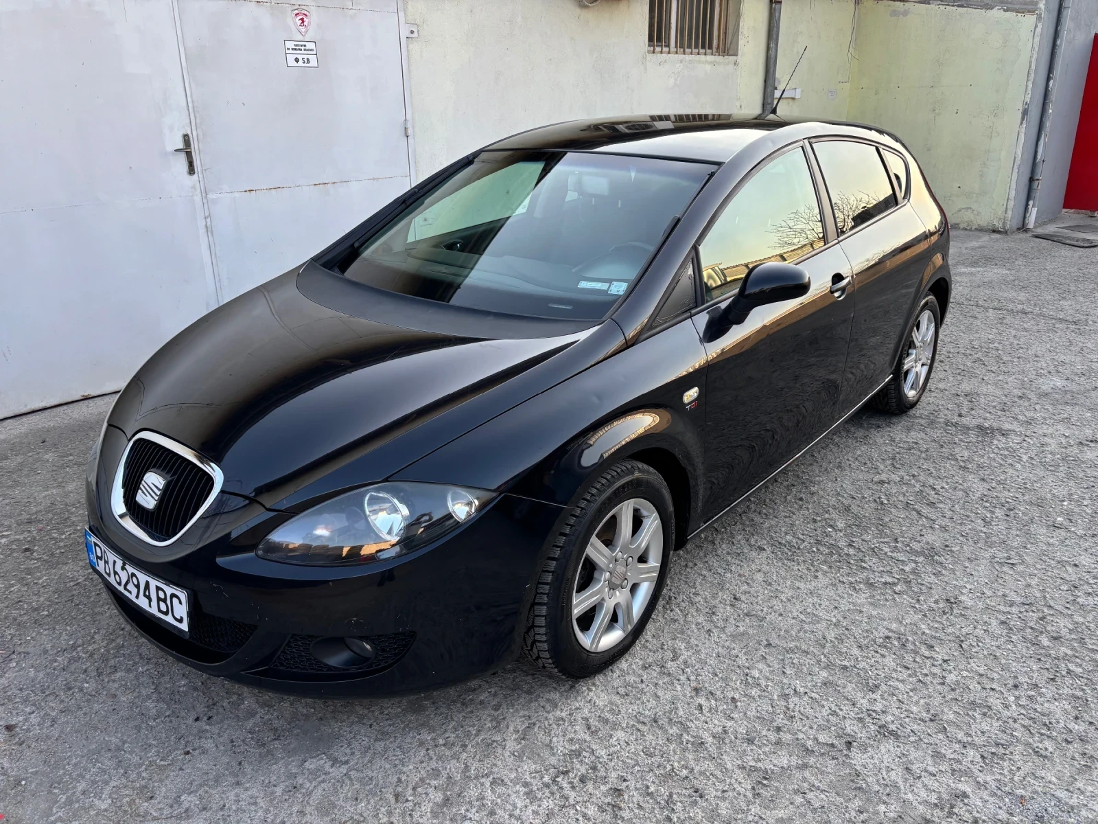 Seat Leon 2.0 TDI ПЪРВИ СОБСТВЕНИК, снимка 10 - Автомобили и джипове - 55348961
