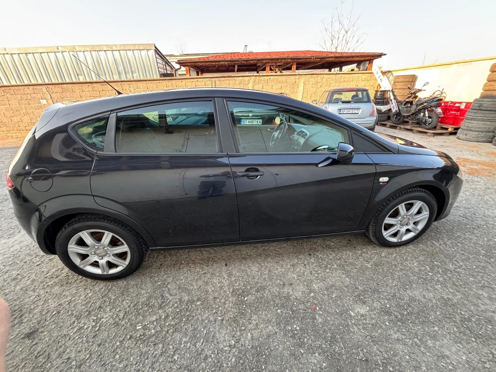 Seat Leon 2.0 TDI ПЪРВИ СОБСТВЕНИК, снимка 7 - Автомобили и джипове - 55348961