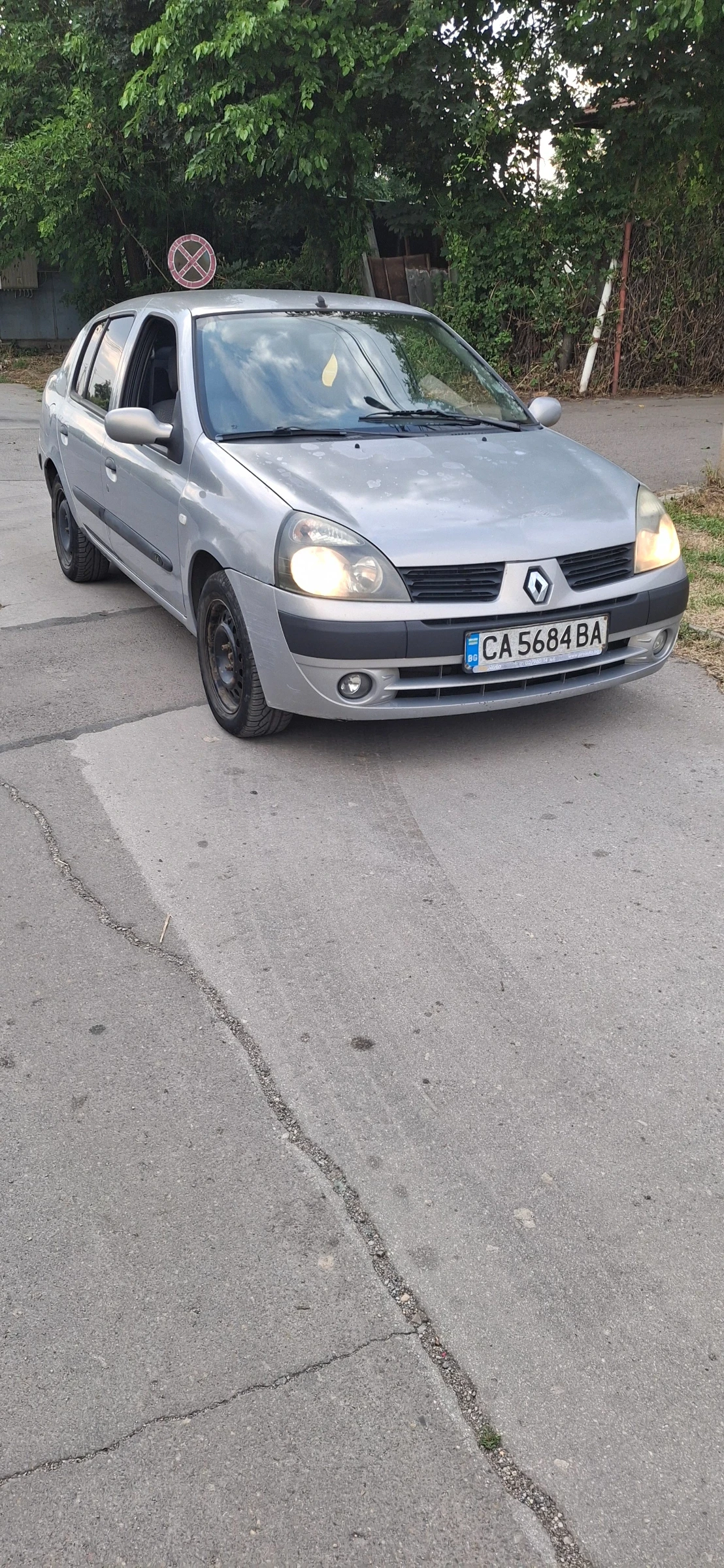 Renault Clio 1.4, снимка 3 - Автомобили и джипове - 55364149