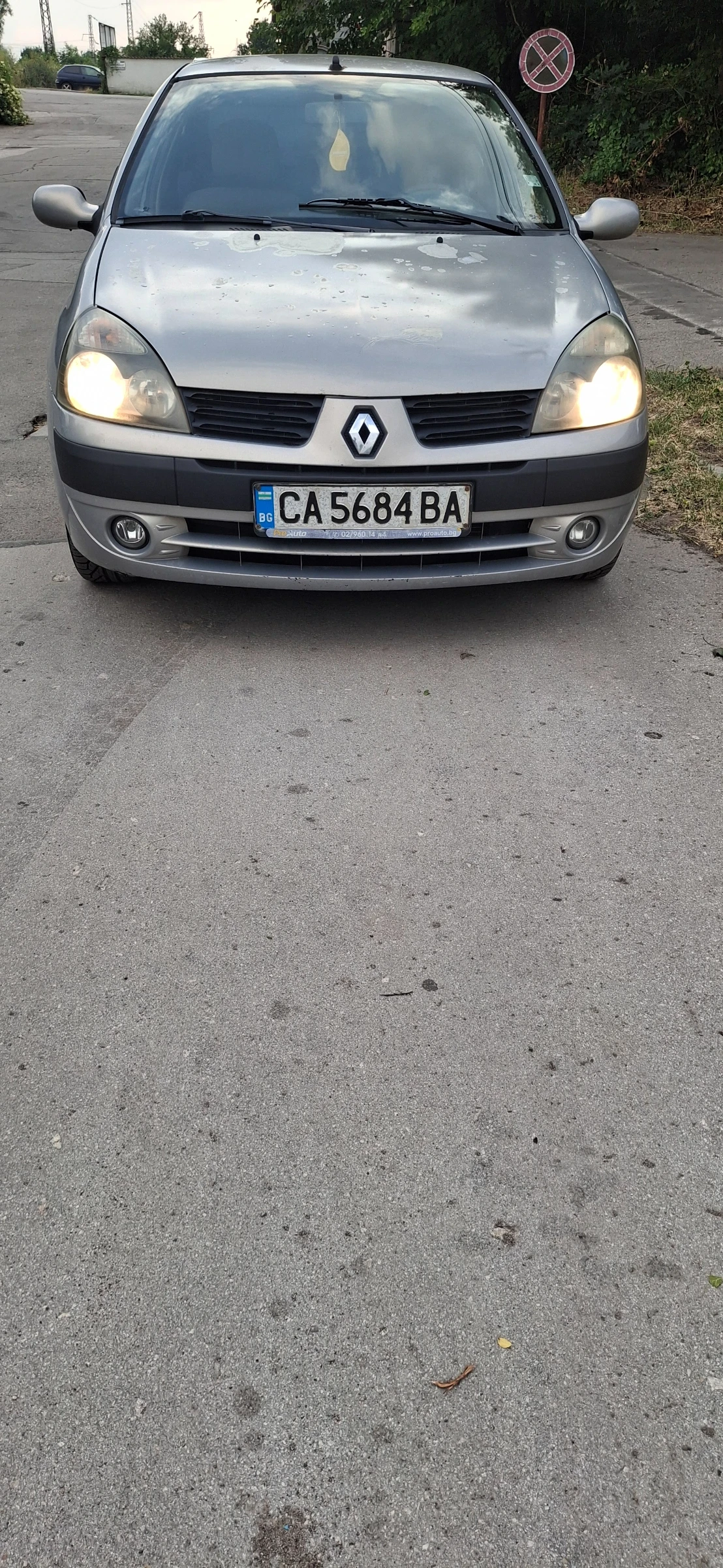 Renault Clio 1.4, снимка 2 - Автомобили и джипове - 55364149