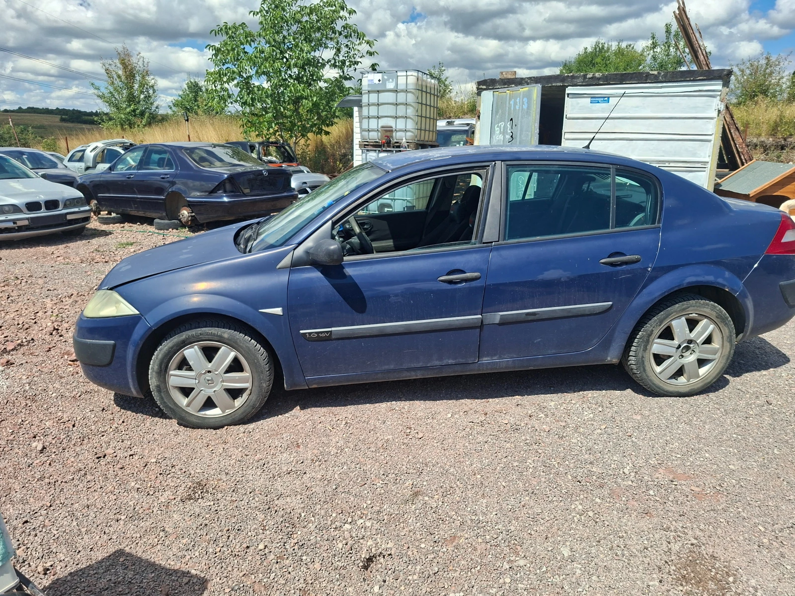 Renault Megane 1.6 16v автомат, снимка 3 - Автомобили и джипове - 55414327