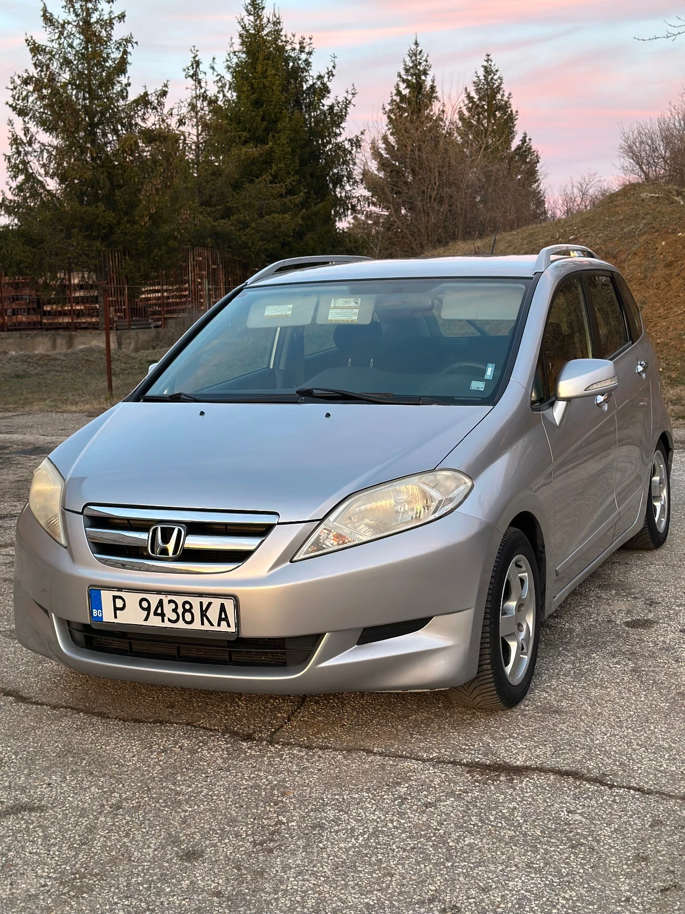 Honda Fr-v, снимка 2 - Автомобили и джипове - 56092121