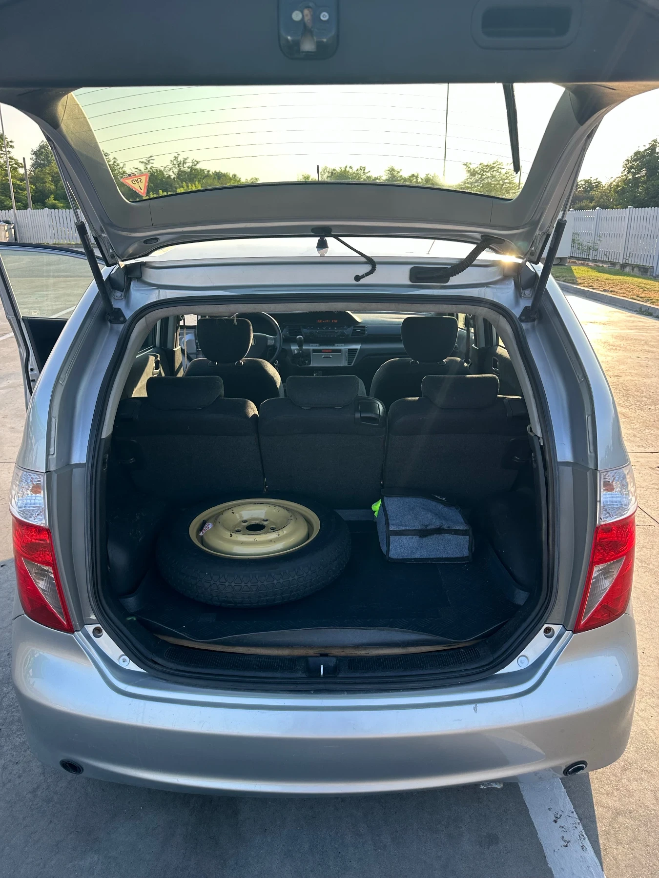 Honda Fr-v, снимка 11 - Автомобили и джипове - 56092121