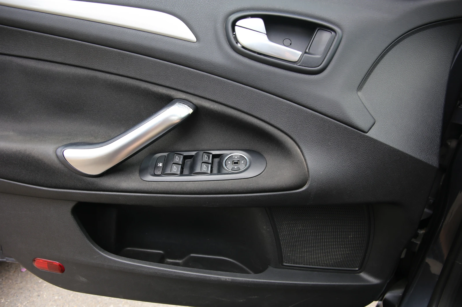 Ford Mondeo 2.0 бензин, снимка 6 - Автомобили и джипове - 56272641