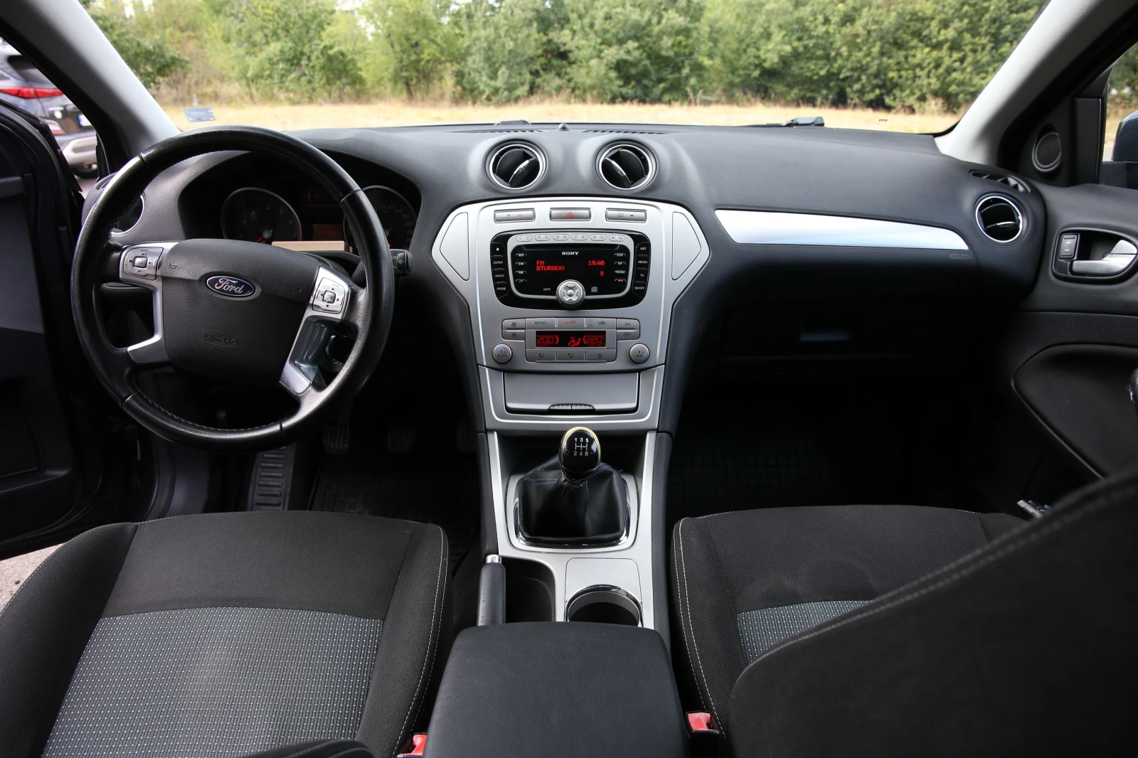 Ford Mondeo 2.0 бензин, снимка 5 - Автомобили и джипове - 56272641