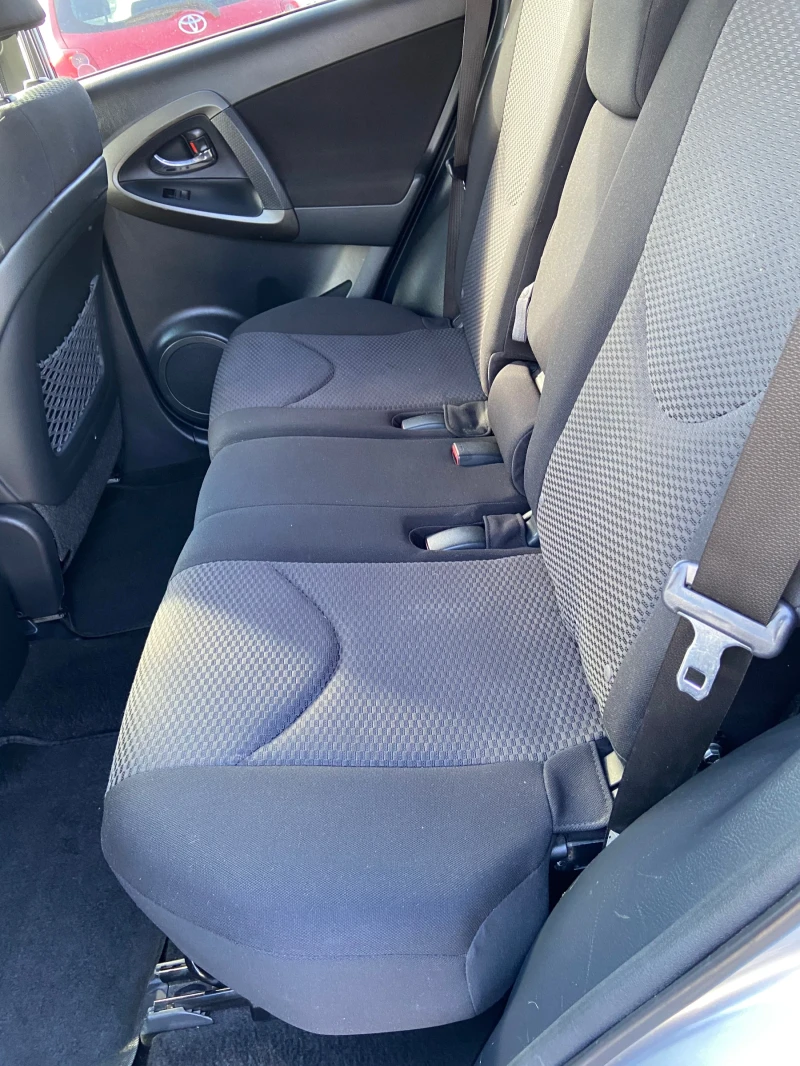 Toyota Rav4, снимка 11 - Автомобили и джипове - 52273785