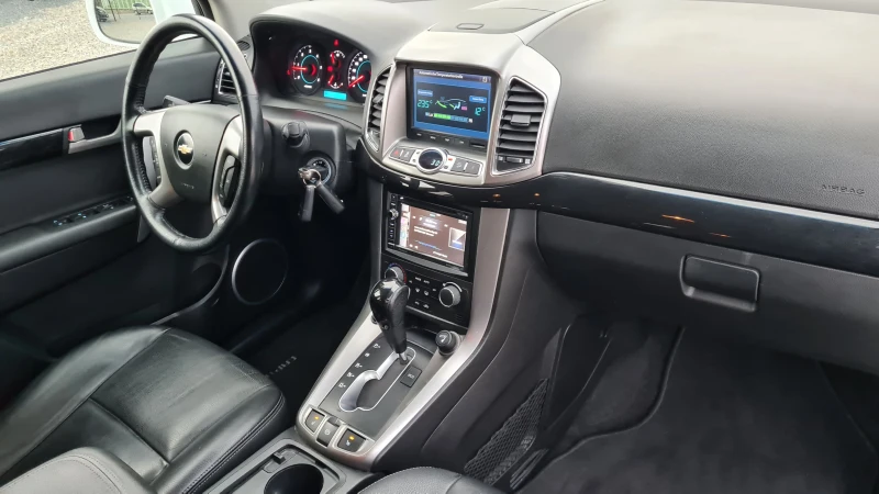 Chevrolet Captiva SWISS-4x4, снимка 4 - Автомобили и джипове - 52665426