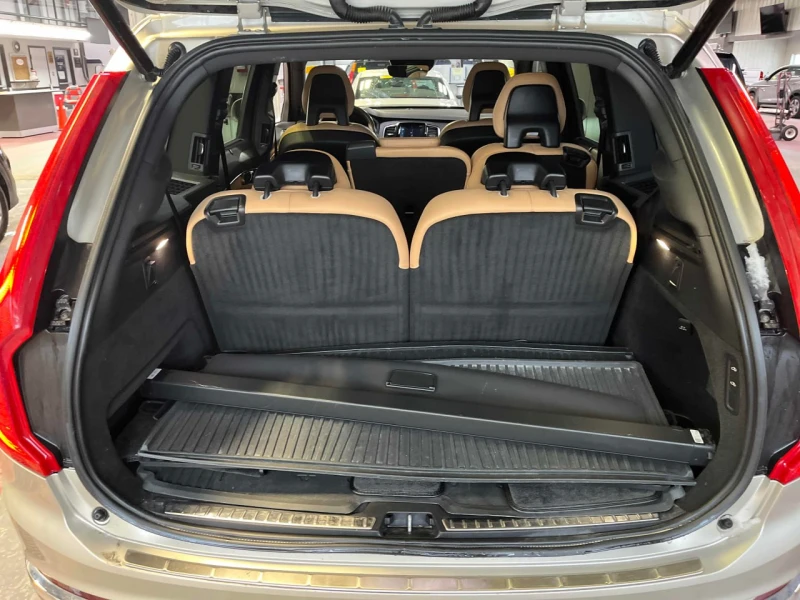 Volvo Xc90 INSCRIPTION/HUD/PANO/LANE DEPARTURE/BLIND SPOT/B&W, снимка 15 - Автомобили и джипове - 52705293