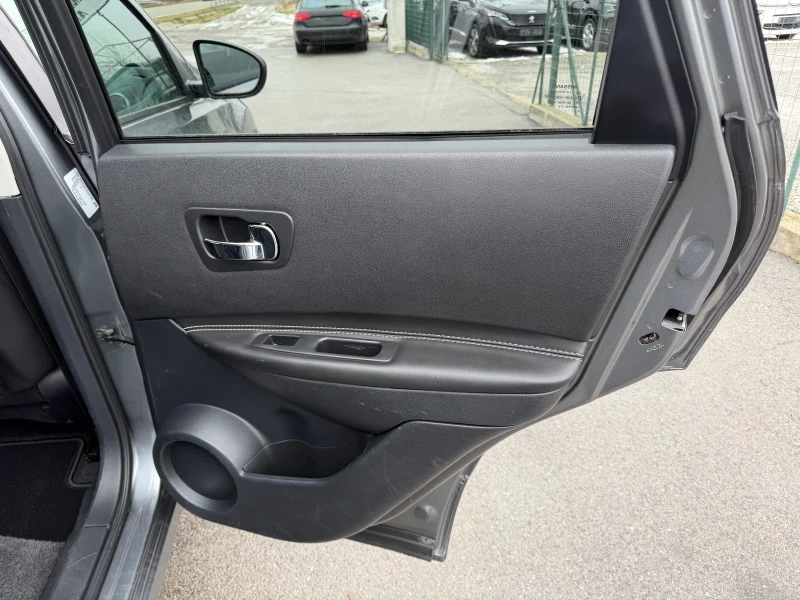 Nissan Qashqai 1.6 diesel TEKNA, снимка 10 - Автомобили и джипове - 53191499
