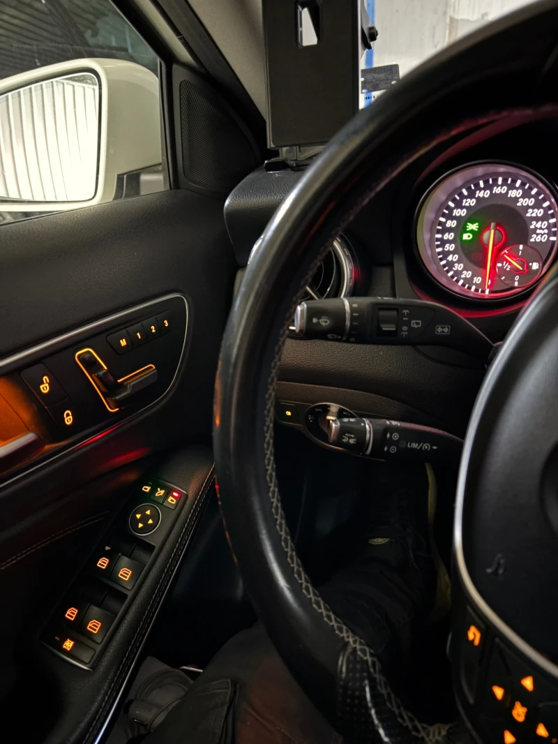 Mercedes-Benz GLA 220, снимка 7 - Автомобили и джипове - 53213240