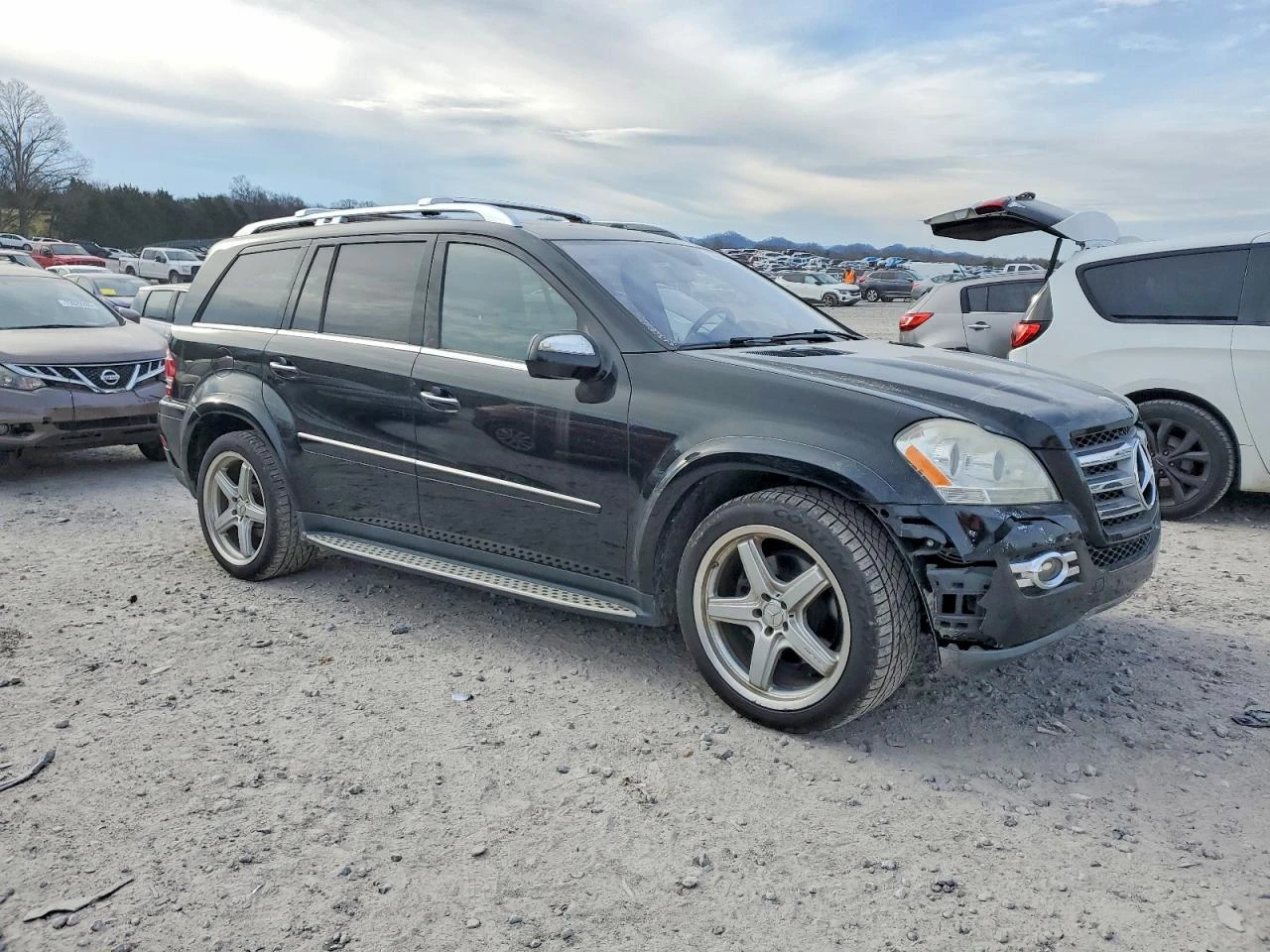 Mercedes-Benz GL 550 5.5l 4Matic - изображение 4