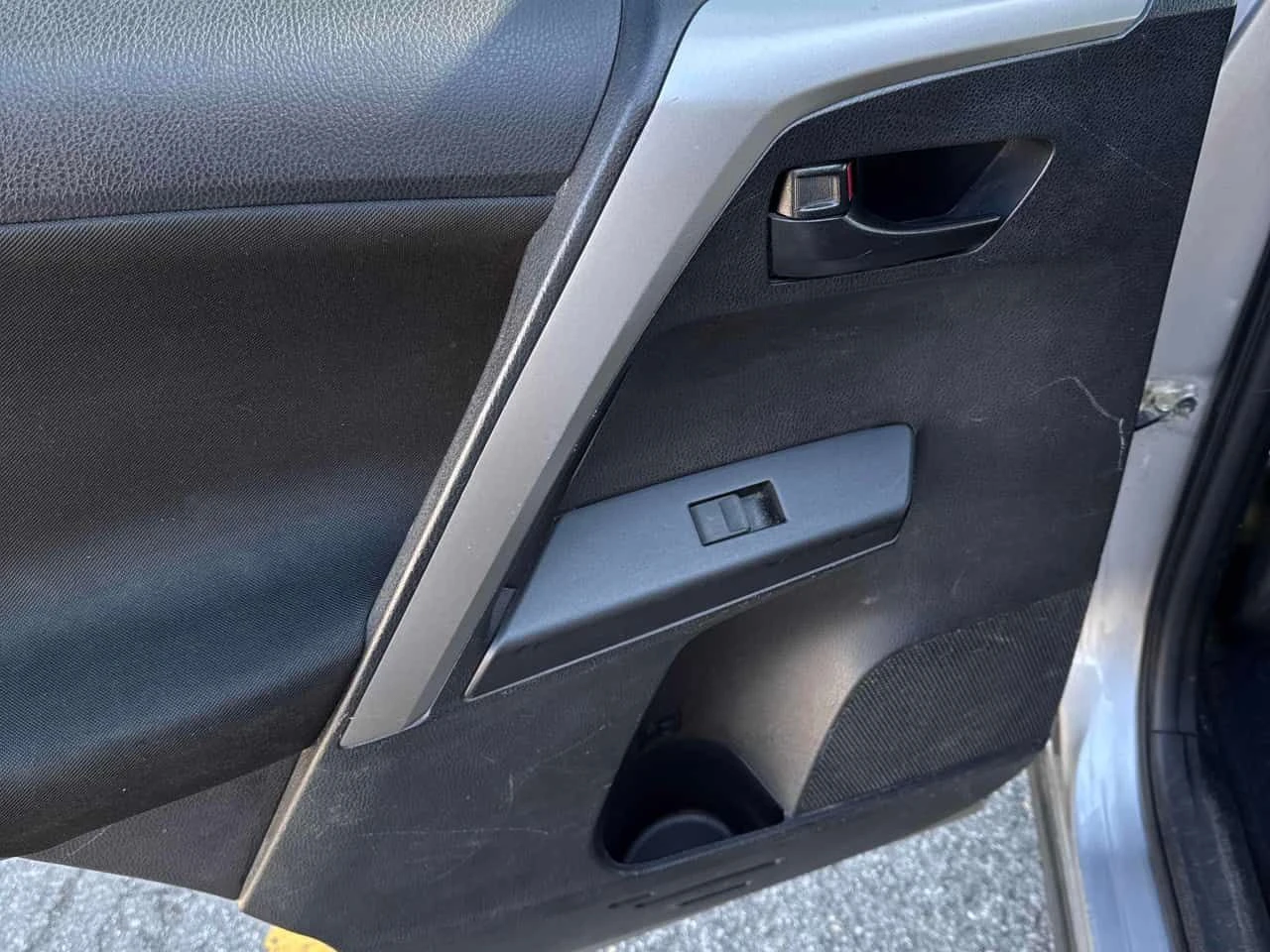 Toyota Rav4 * LE * CARFAX * ЦЕНА ДО БГ, снимка 13 - Автомобили и джипове - 54057818