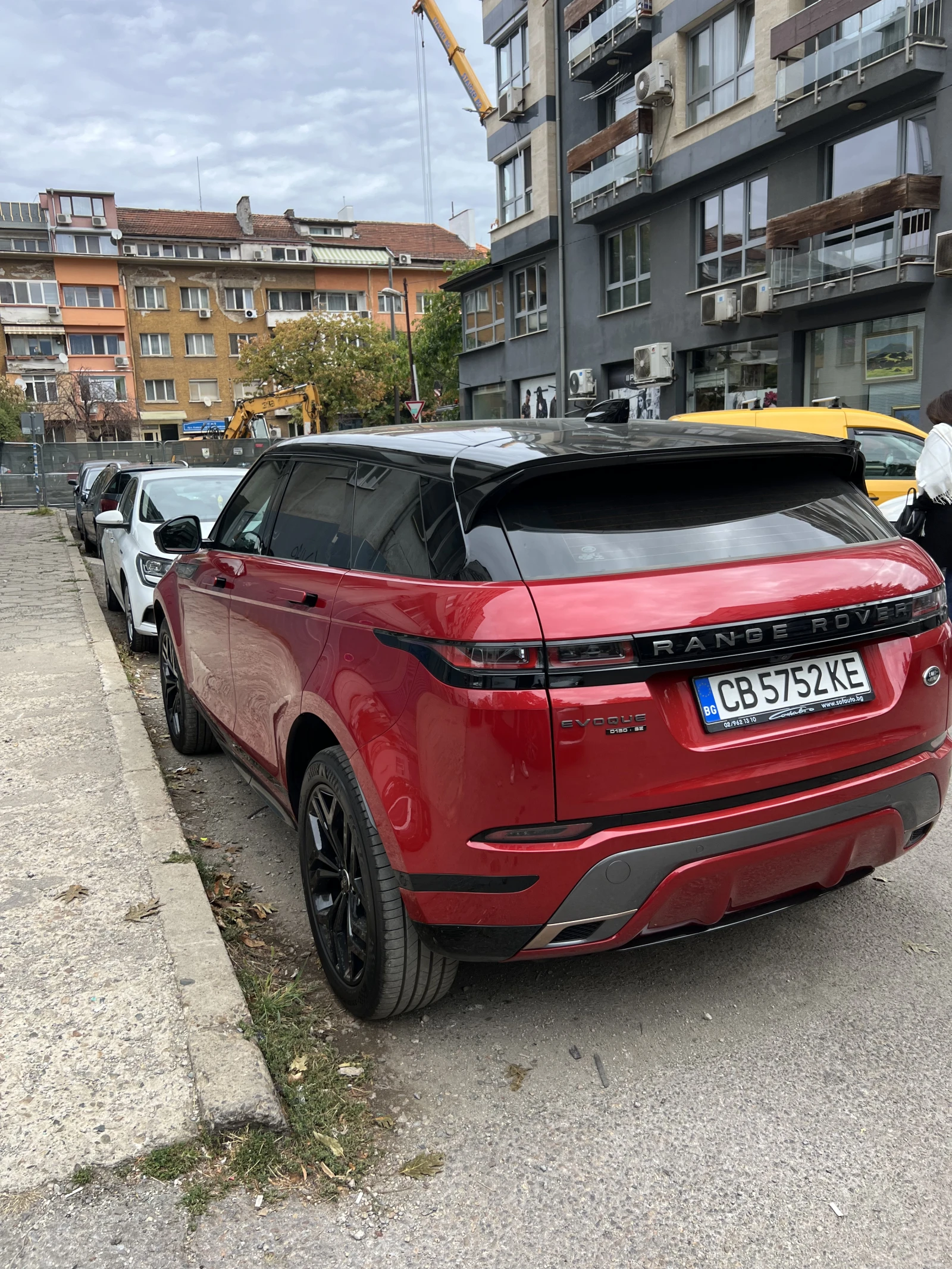 Land Rover Range Rover Evoque R-dynamic SE, снимка 2 - Автомобили и джипове - 54377145