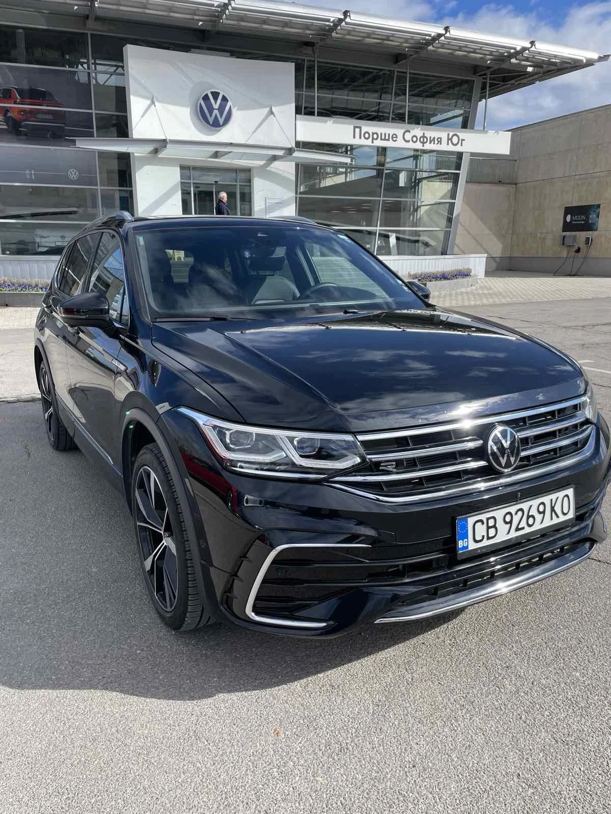 VW Tiguan R-line 13 000 km, снимка 13 - Автомобили и джипове - 54592683