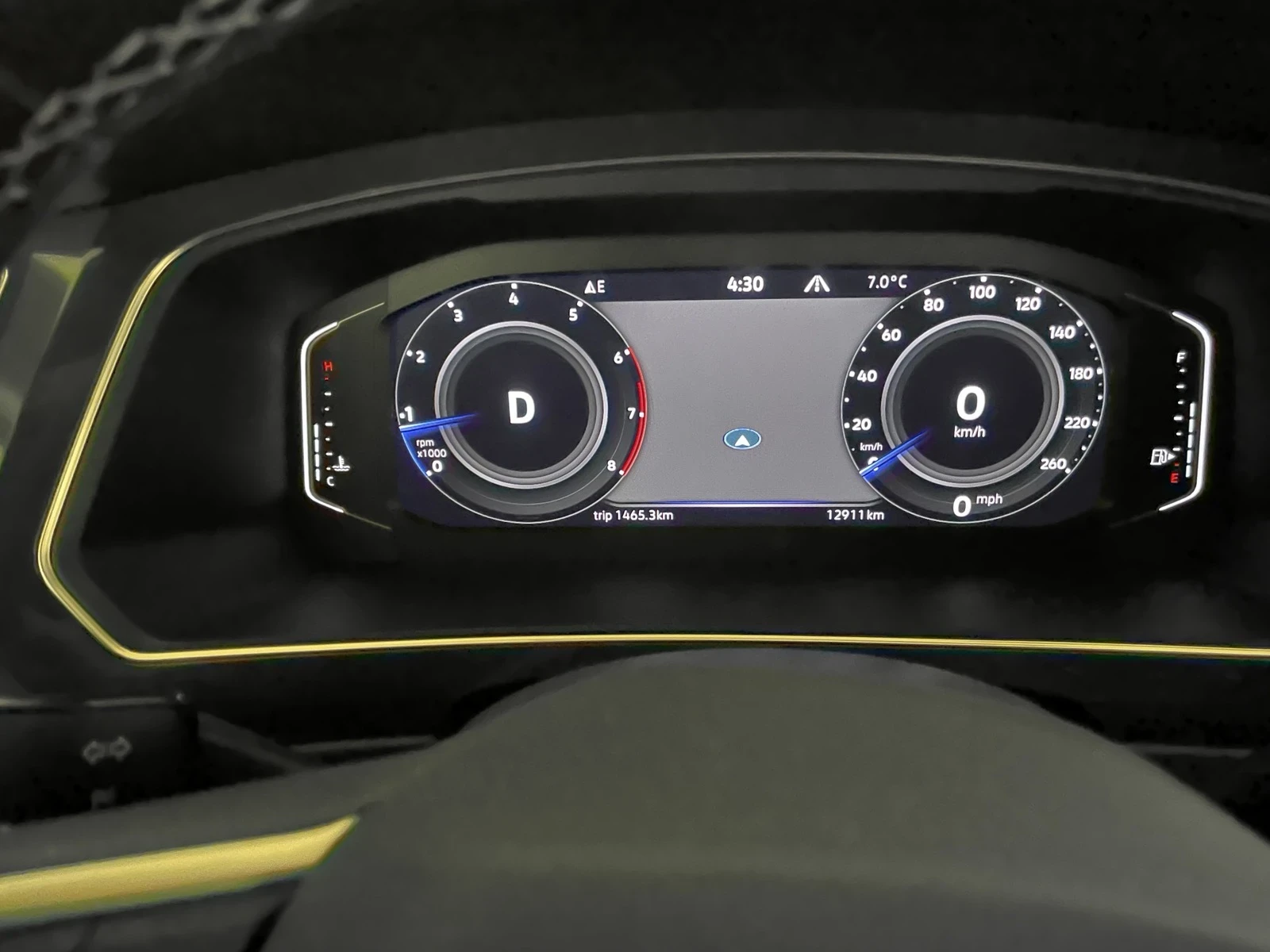 VW Tiguan R-line 13 000 km, снимка 8 - Автомобили и джипове - 54592683