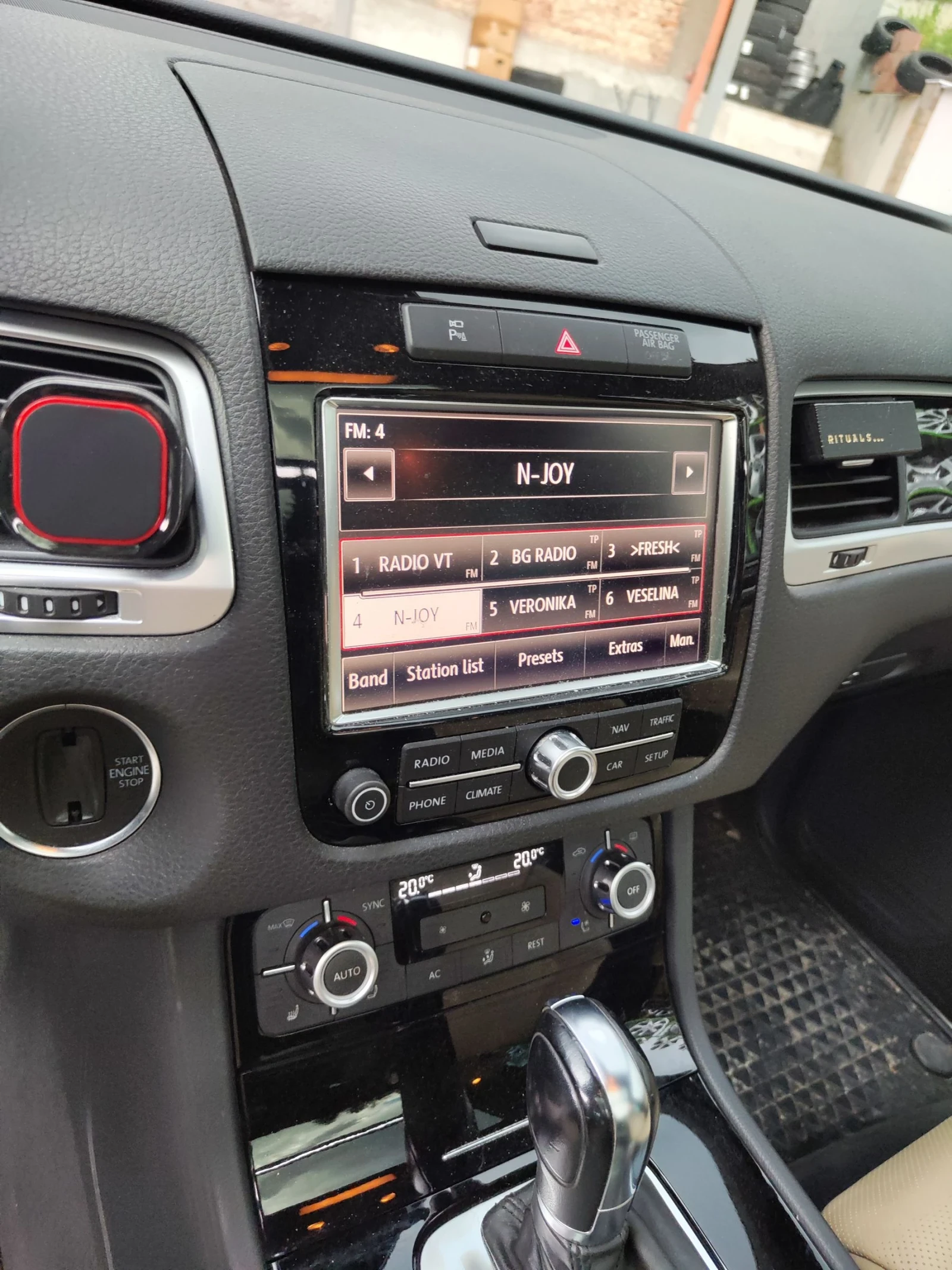 VW Touareg 3.0 TDI Exclusive , снимка 8 - Автомобили и джипове - 54729702