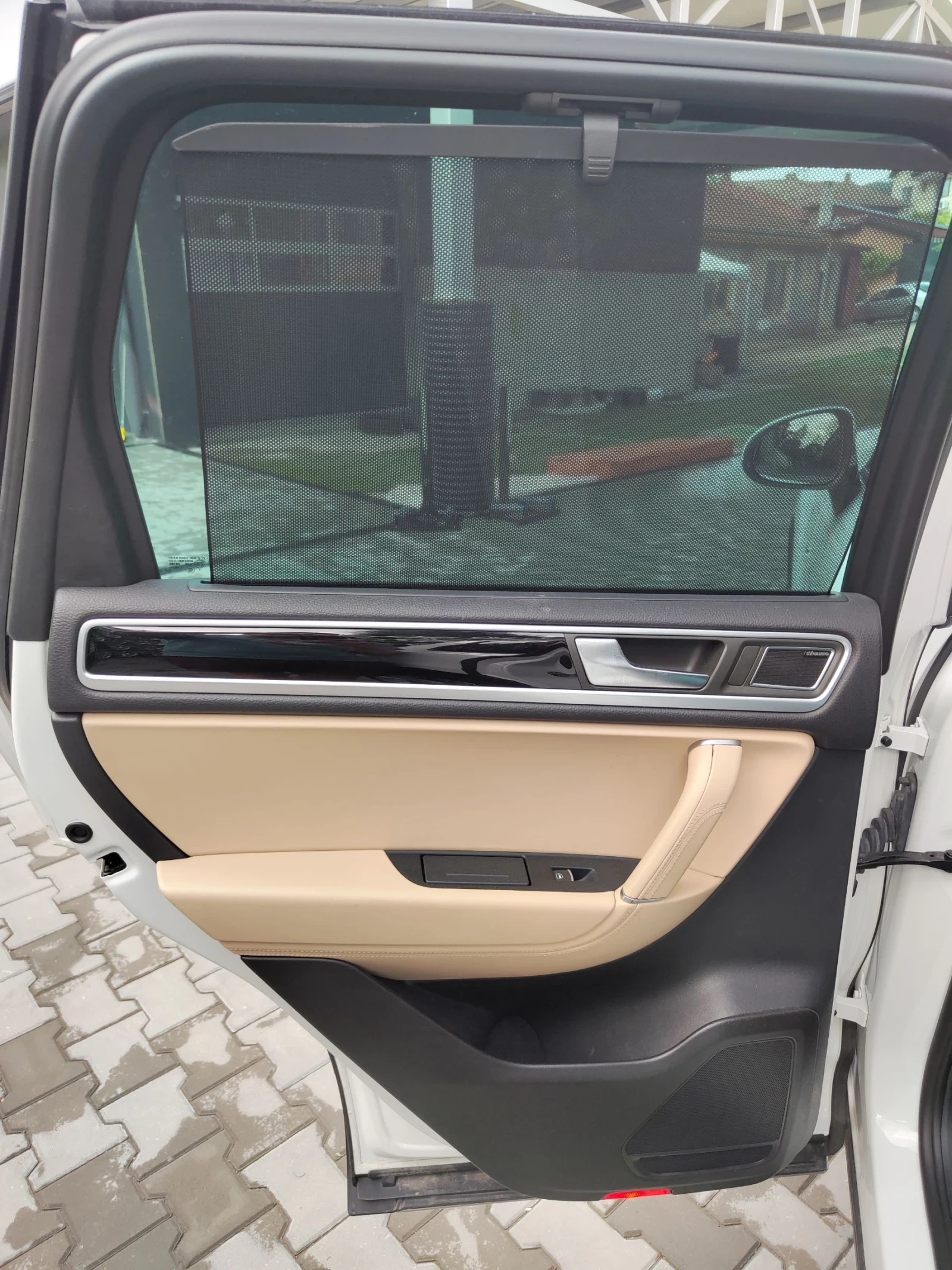 VW Touareg 3.0 TDI Exclusive , снимка 11 - Автомобили и джипове - 54729702