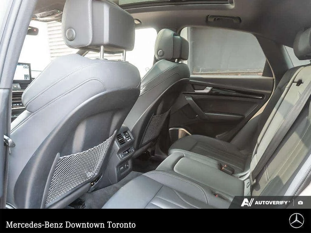 Audi Q5 * Technik * S Line * CARFAX * ФИКСИРАНА ЦЕНА ДО БГ, снимка 17 - Автомобили и джипове - 55534793