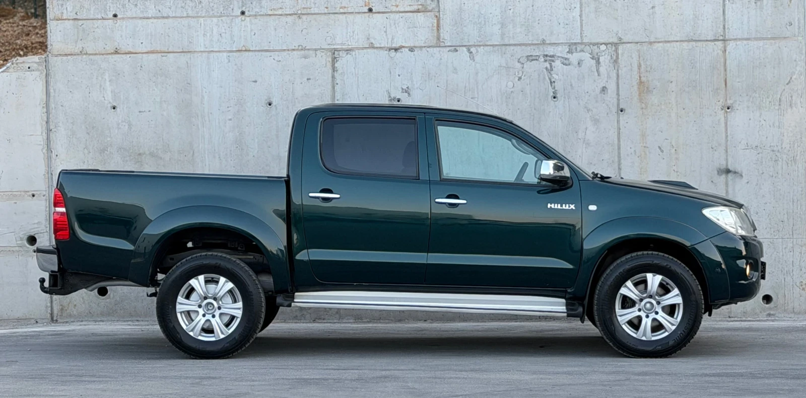 Toyota Hilux 3.0D-4D 171кс * Климатроник* * Автоматик* , снимка 8 - Автомобили и джипове - 55609733