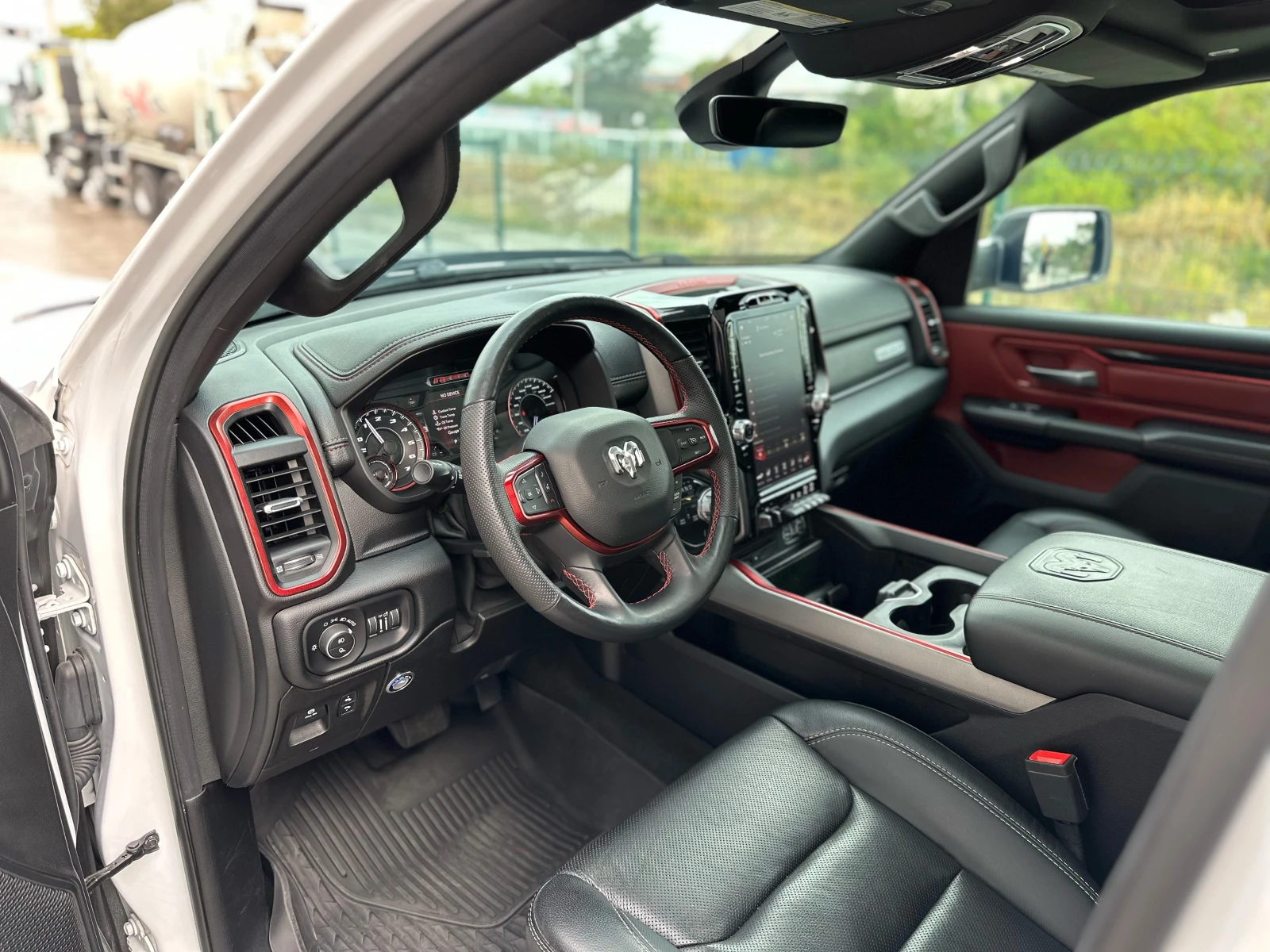 Dodge RAM 1500 REBEL 5.7 HEMI, снимка 7 - Автомобили и джипове - 56328073