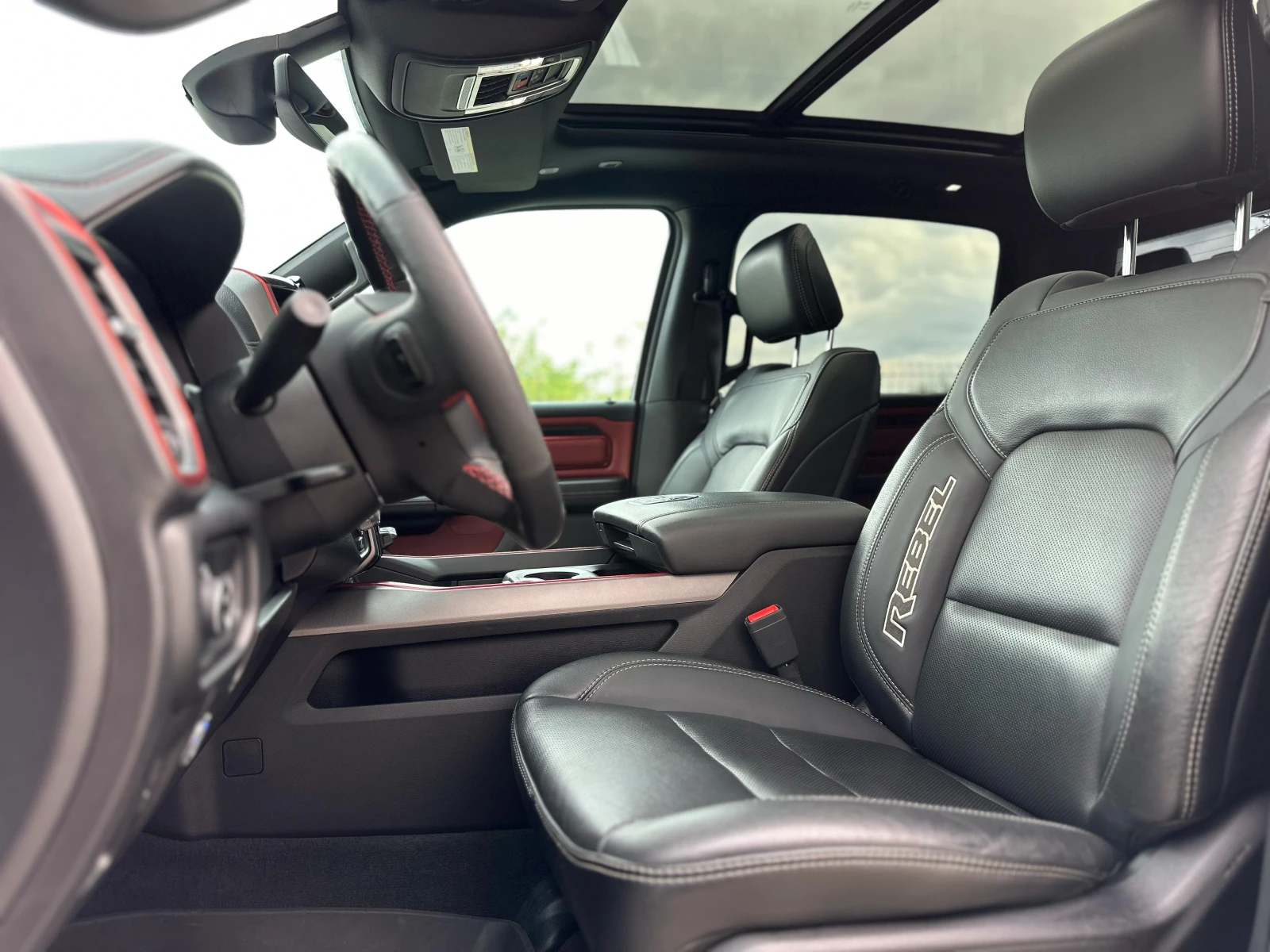 Dodge RAM 1500 REBEL 5.7 HEMI, снимка 8 - Автомобили и джипове - 56328073