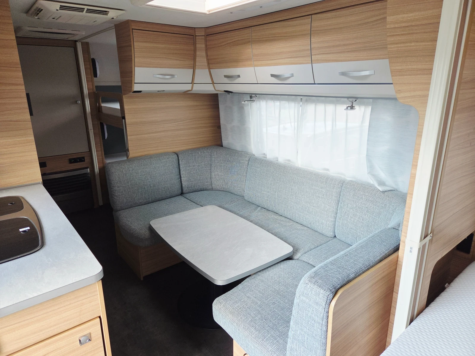 Каравана Dethleffs CAMPER, снимка 10 - Каравани и кемпери - 54694830