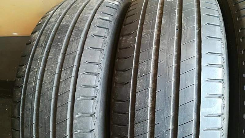 Гуми Летни 235/65R17, снимка 4 - Гуми и джанти - 25714256