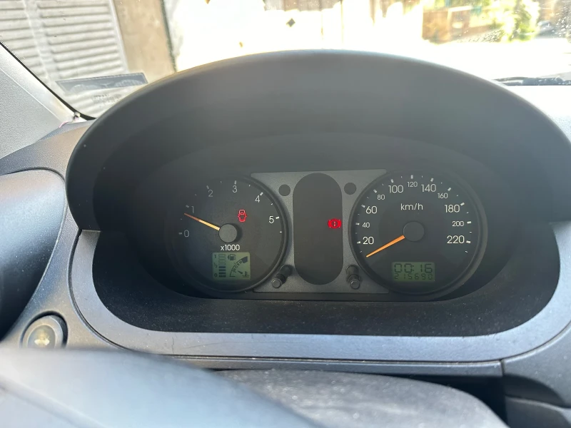 Ford Fiesta 1.4 HDi, снимка 8 - Автомобили и джипове - 47327706